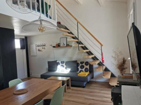 Maisonnette calme et ensoleillée, parking privé